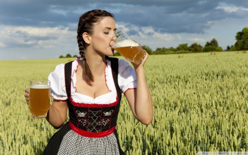 German woman drinking beer wallpaper 1920x1200