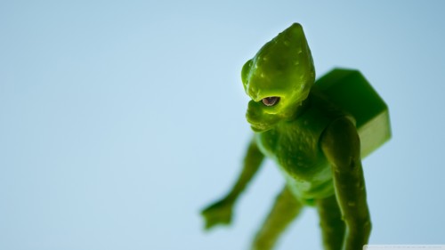 green_alien-wallpaper-1920x1080.jpg