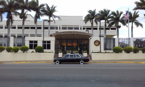 US-Embassy-San-Jose-Costa-Rica-LIMOSINA-MERCEDES-300D-LANG.jpg