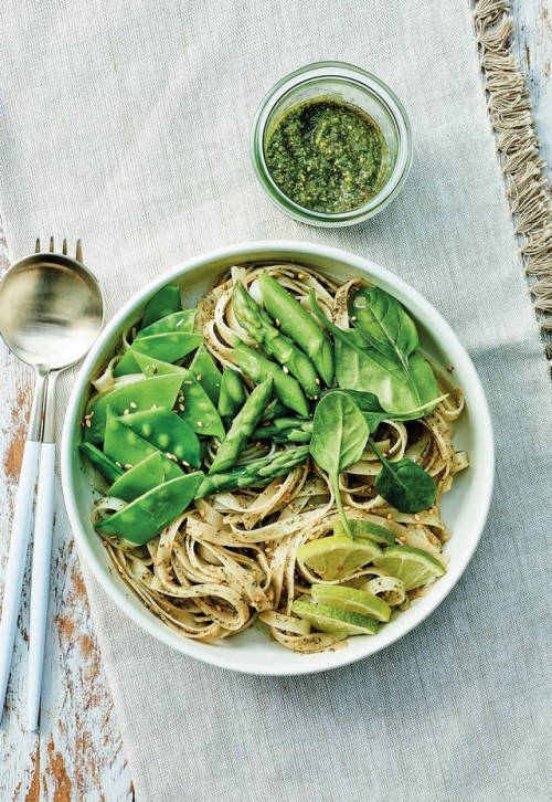 Noodles-au-pesto-thai-et-legumes-verts.jpg