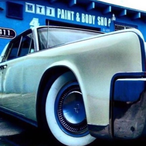 MTJ Paint & Body Shop
4510 NW 32nd Ave.
Miami, FL 33142
(305) 632-1914

http://www.411collision.com/fort-lauderdale-paint-and-body-shop/